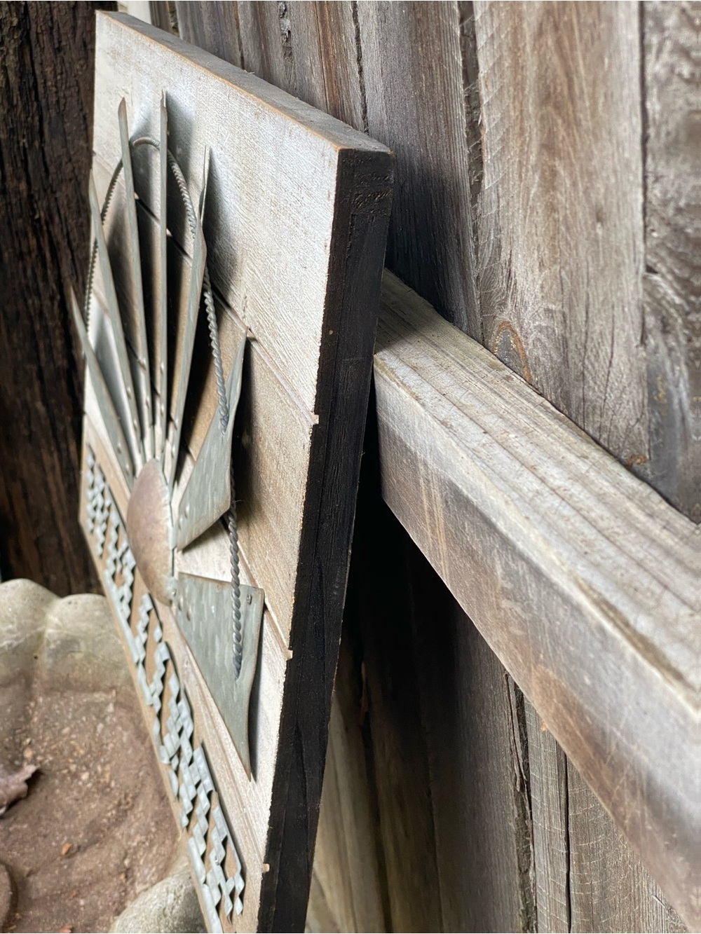 Rustic Welcome Sign with Metal Windmill Design - Picture 6 of 9